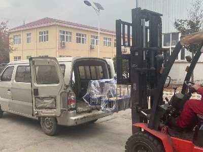 山東專業板式換熱器生產廠家提醒您，設備自提時要注意車的承重